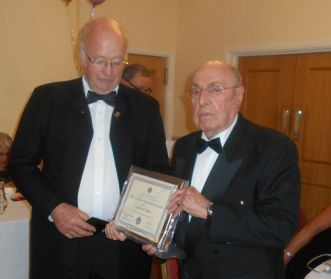 Lion Gerald receiving his Bert Mason Award